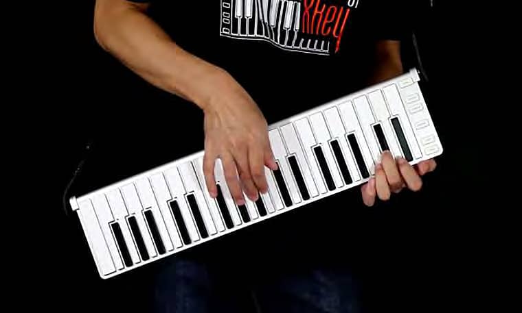 CME Xkey 25 Mobile MIDI Keyboard | J.W. Pepper